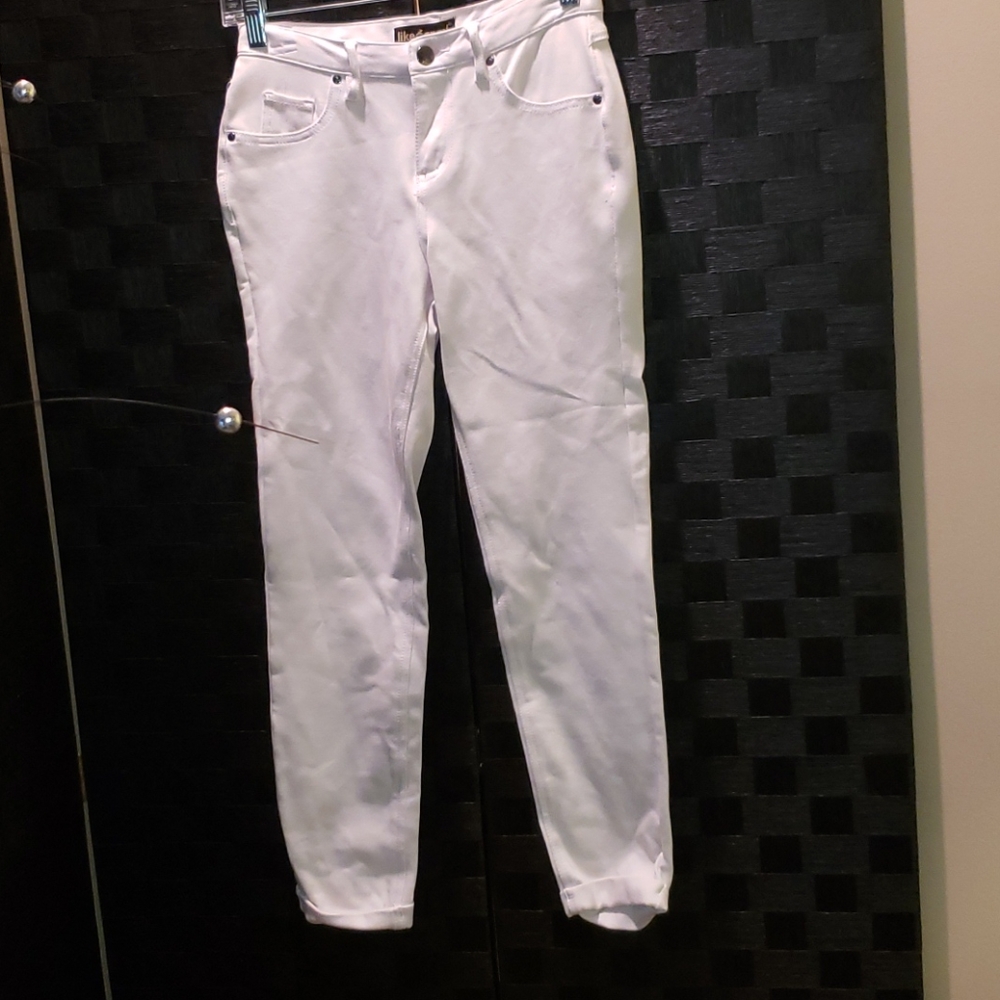 White stretch knit leggings